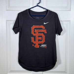 Nike MLB Women's San Francisco Giants T-Shirt - Small